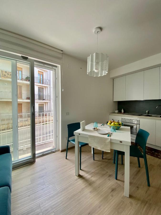 Aura Marina Casa Vacanze โปลีญาโนอามาเร ภายนอก รูปภาพ