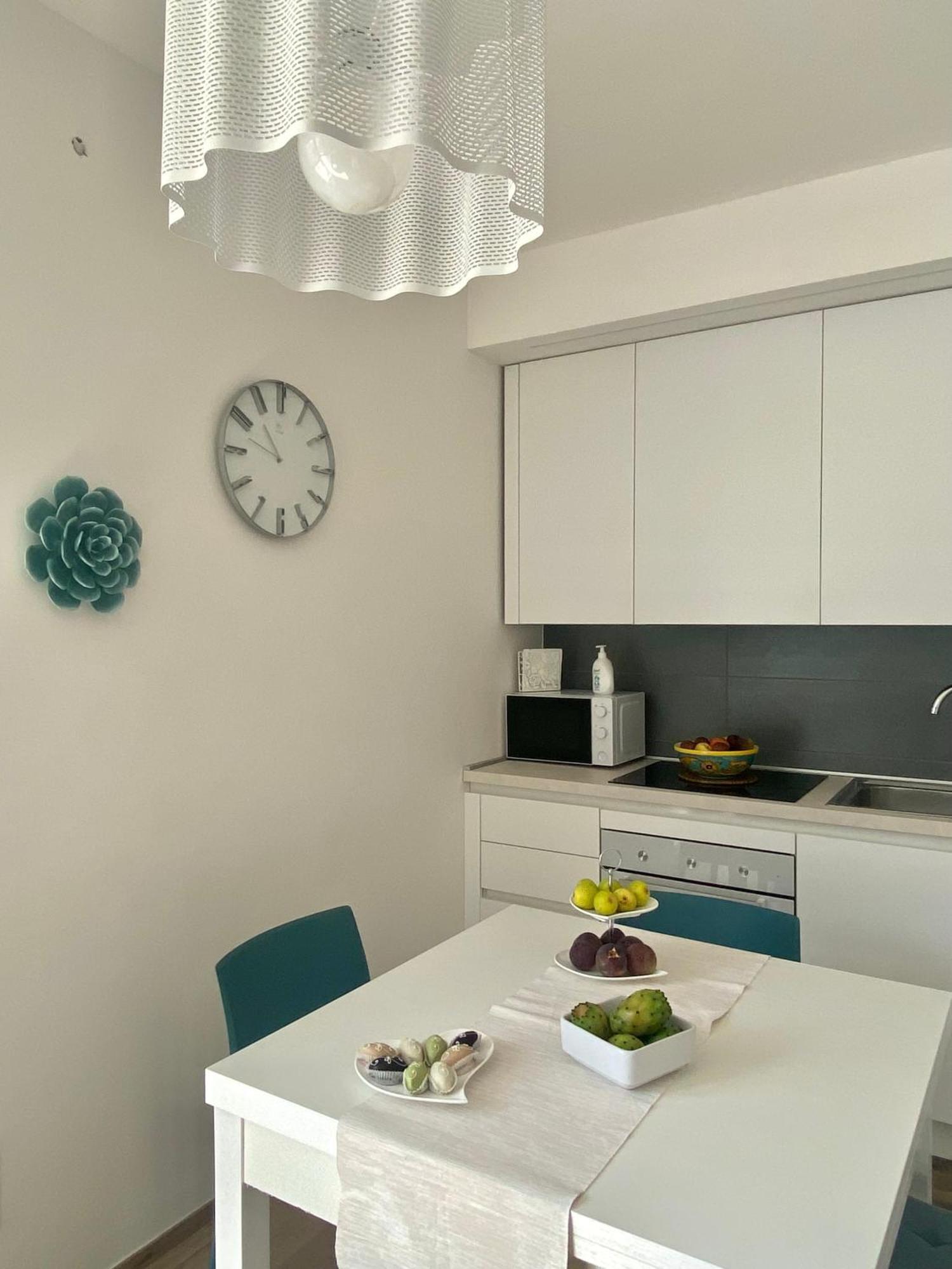 Aura Marina Casa Vacanze โปลีญาโนอามาเร ภายนอก รูปภาพ