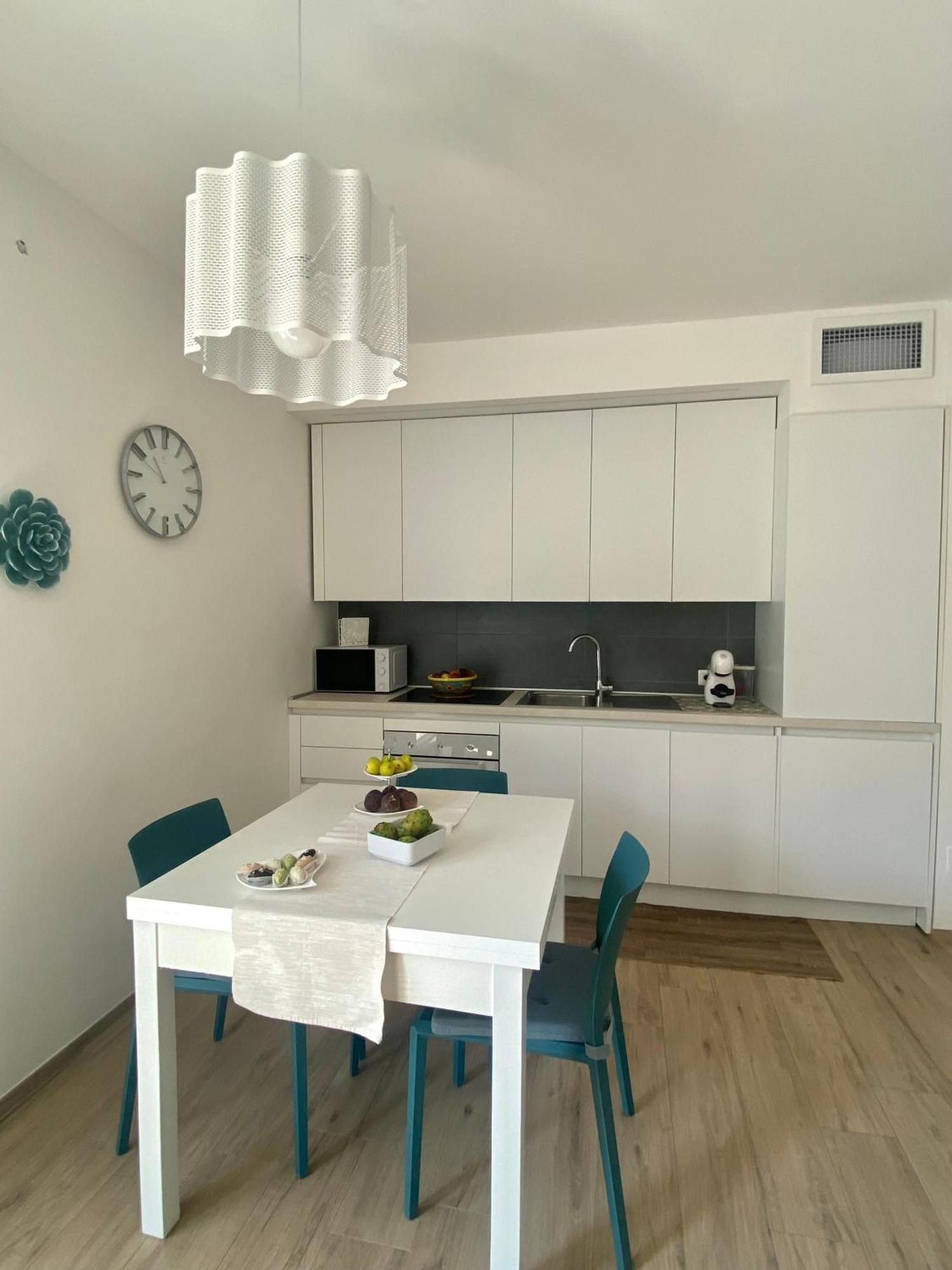 Aura Marina Casa Vacanze โปลีญาโนอามาเร ภายนอก รูปภาพ